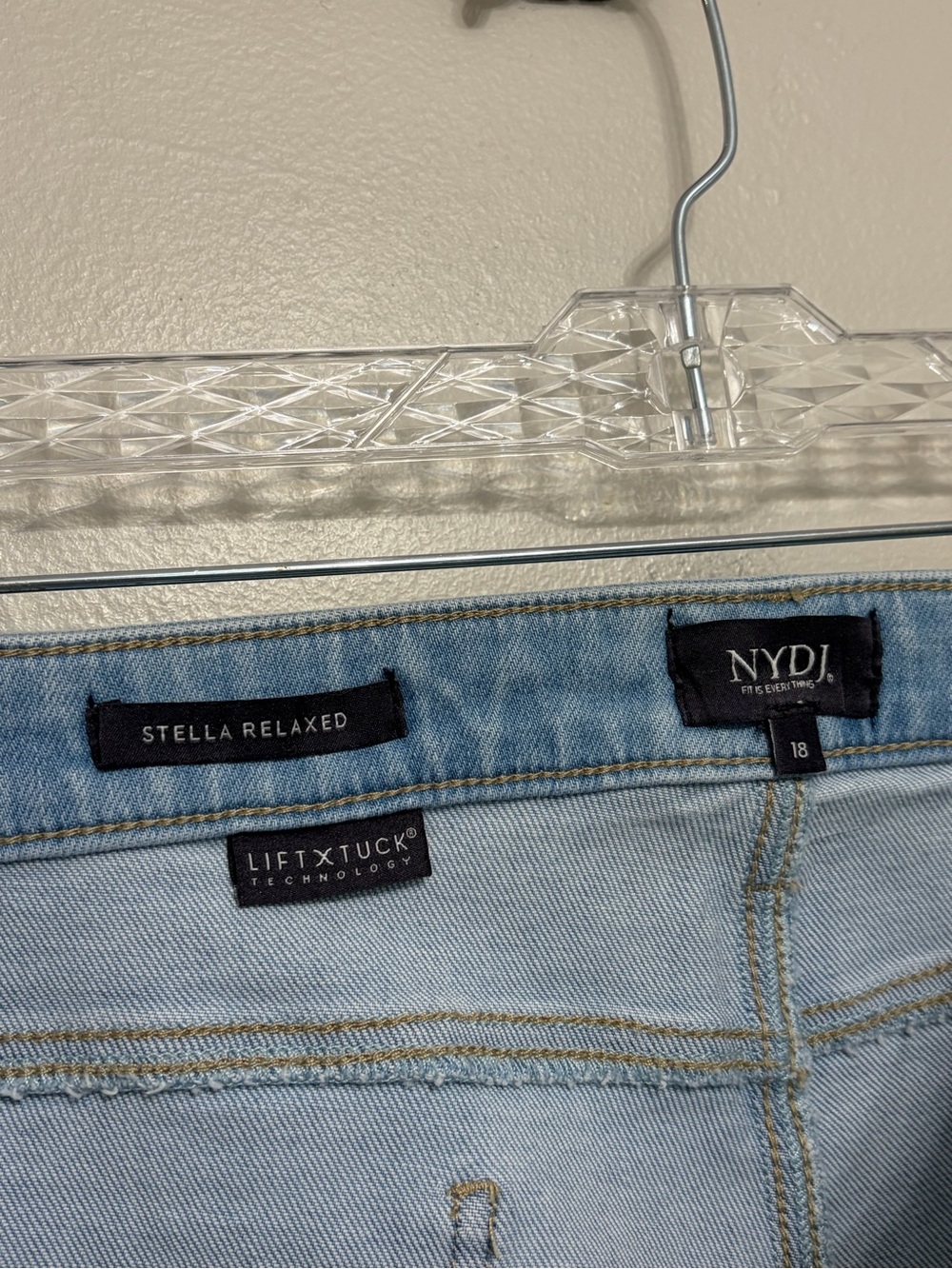 NEW NYDJ Stella Relaxed Tapered Ankle Jeans in Estrella Light Wash - Size 18 - Picture 7 of 10
